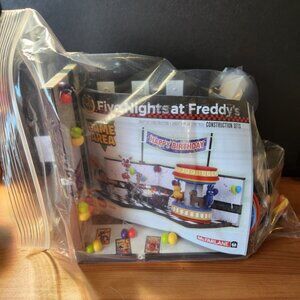 Five Nights at Freddy's Construction Set #12696 Game Area/Happy Birthday